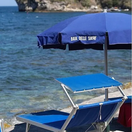 Отель Baia Delle Sirene 3*