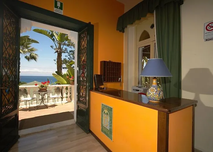 Hotel Baia Delle Sirene 3*
